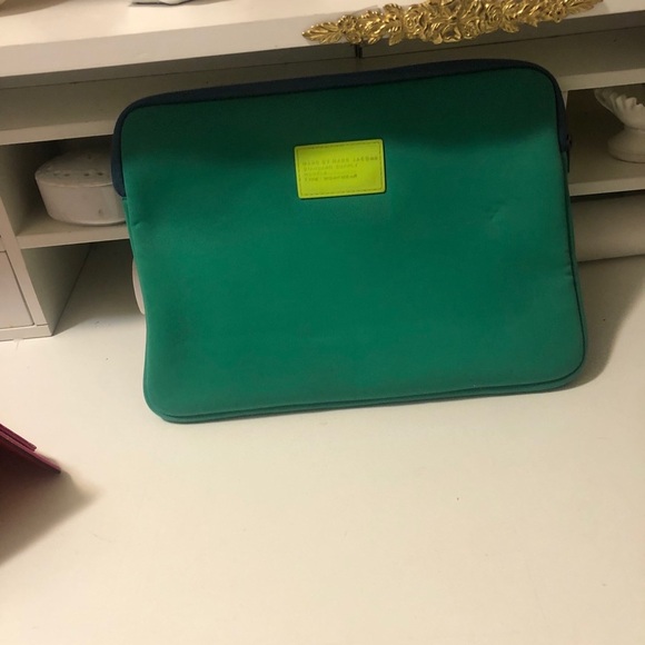 Marc Jacobs green soft laptops bag - Picture 8 of 10